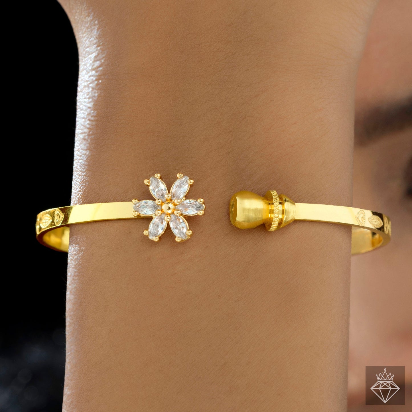 Crystal Flower Bangle Bracelet (Adjustable Size)
