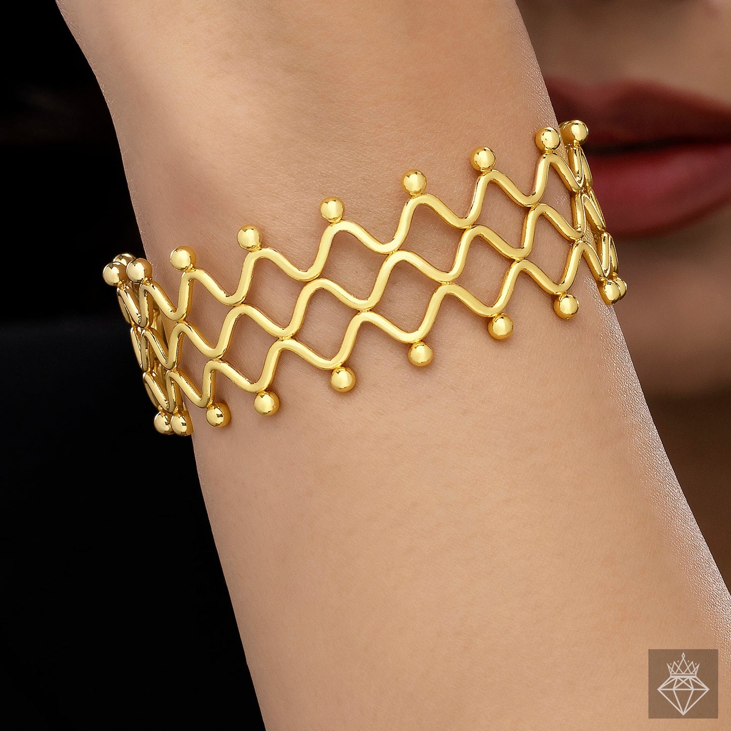 Golden Bangle Bracelet (Adjustable Size)