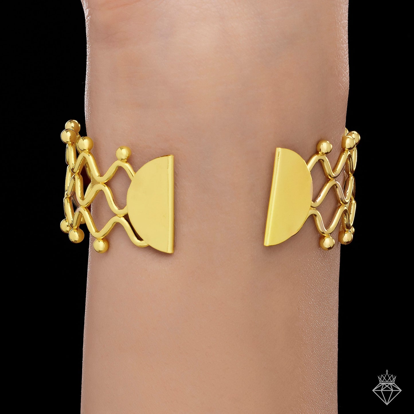 Golden Bangle Bracelet (Adjustable Size)
