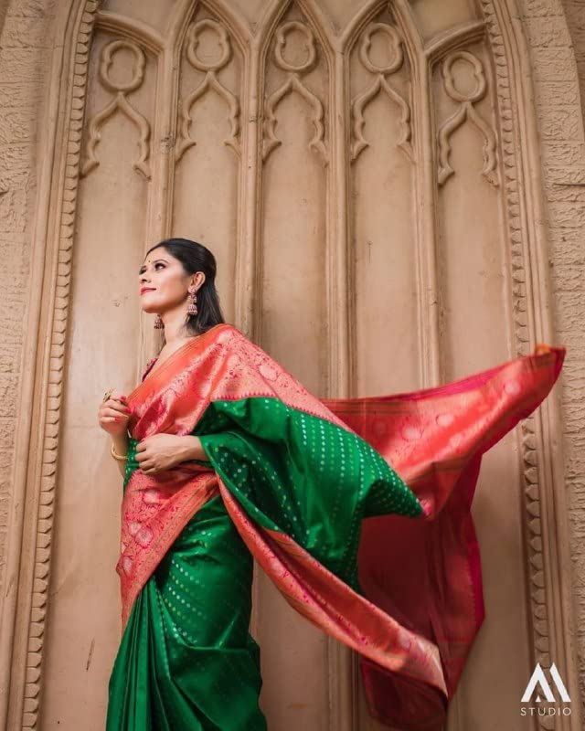 Women's Present Banarasi Soft Lichi Silk Saree