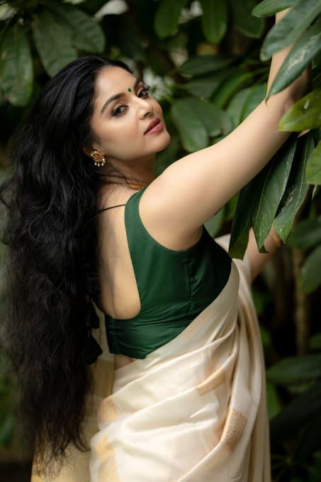 Women's Present Banarasi Soft Lichi Silk Saree