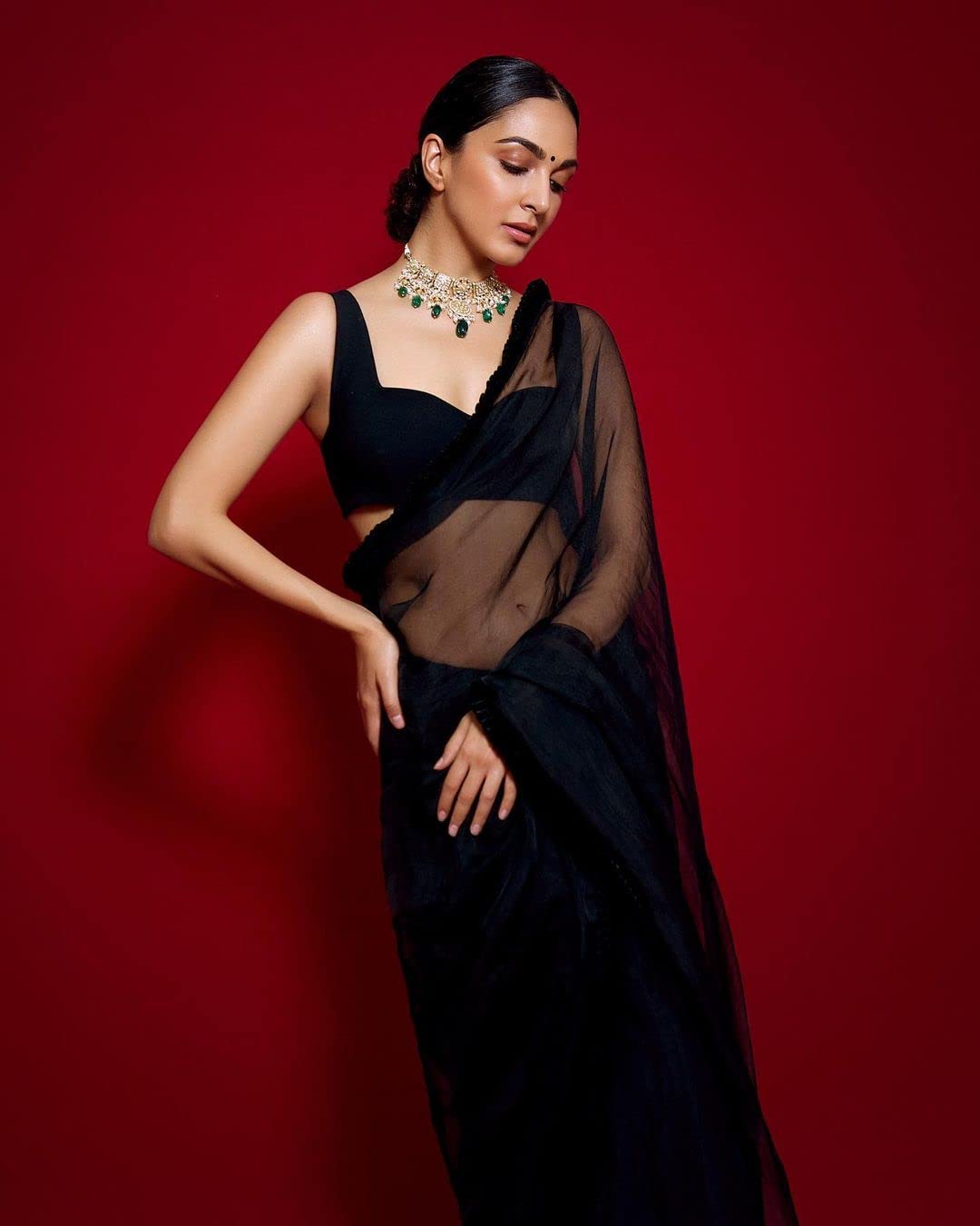 Plain Georgette Saree With Unstitched Blouse Piece