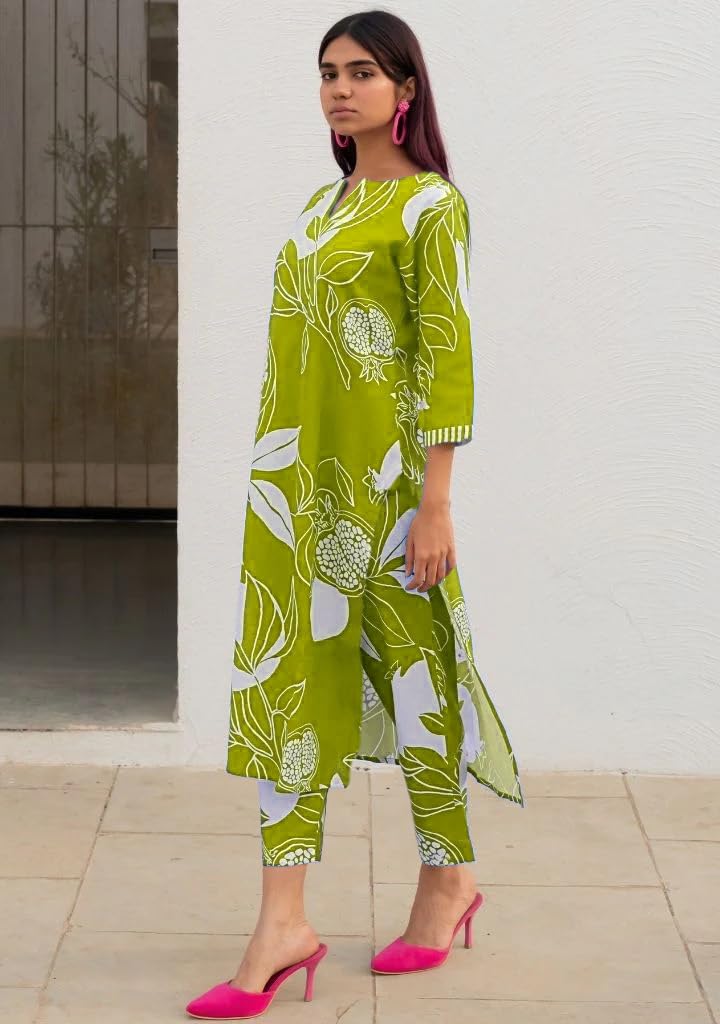 Women's Cotton Blend Straight Printed Kurta with Pant