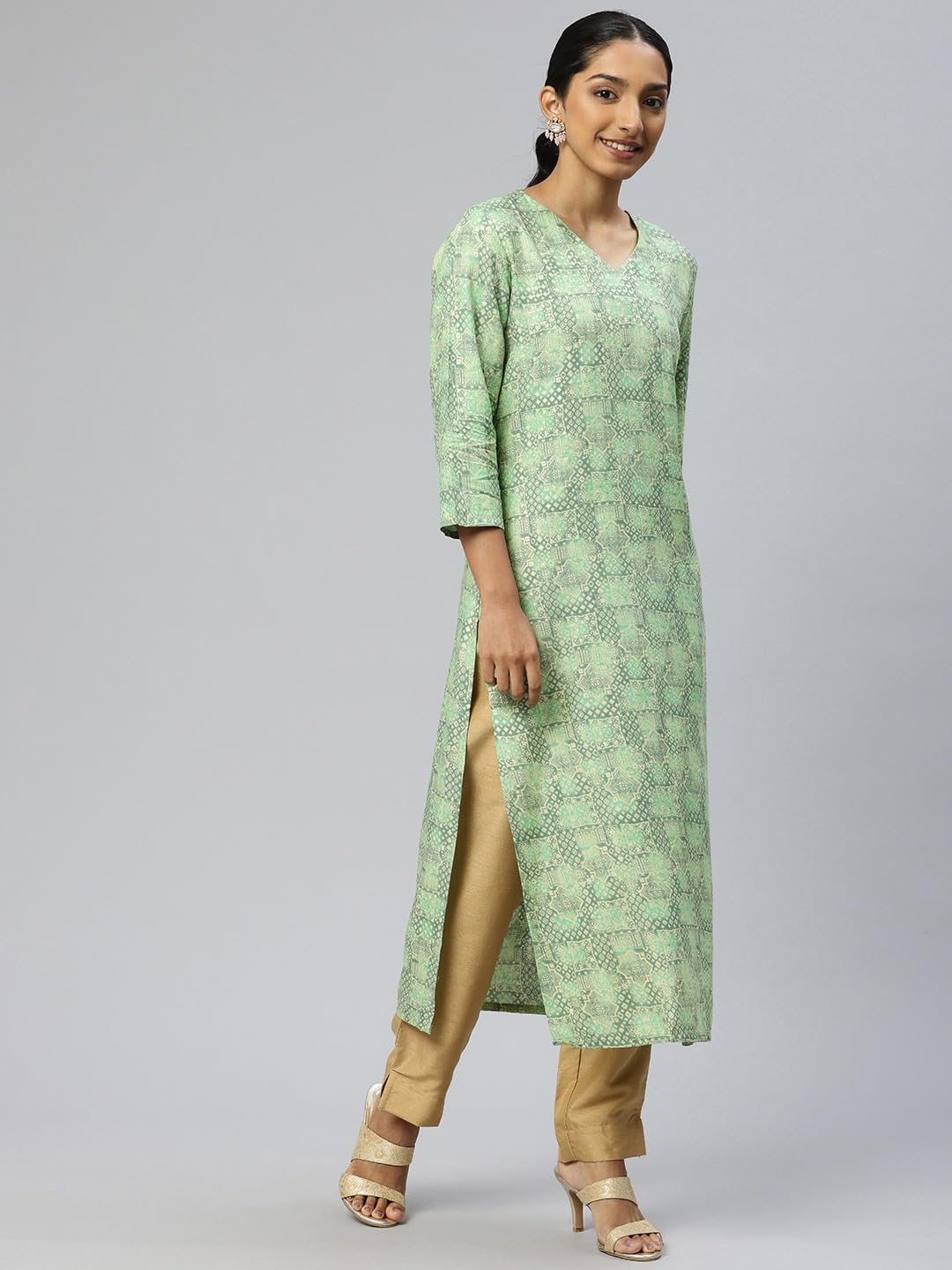 Shaily Cotton Blend Paisley V Neck Kurti for Women