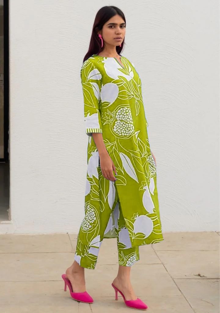 Women's Cotton Blend Straight Printed Kurta with Pant