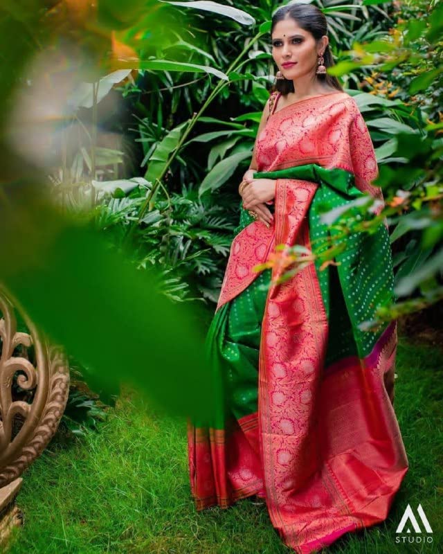 Women's Present Banarasi Soft Lichi Silk Saree