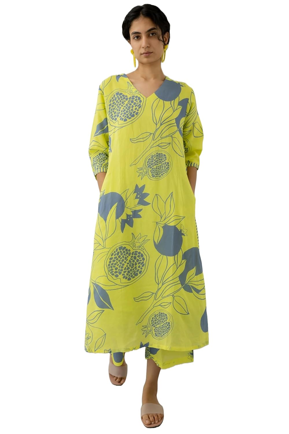 Women's Cotton Blend Straight Printed Kurta with Pant