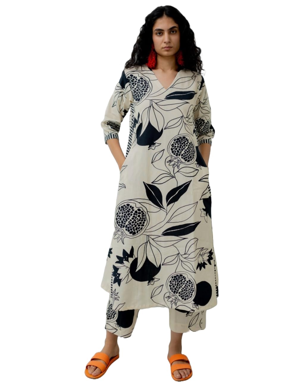 Women's Cotton Blend Straight Printed Kurta with Pant