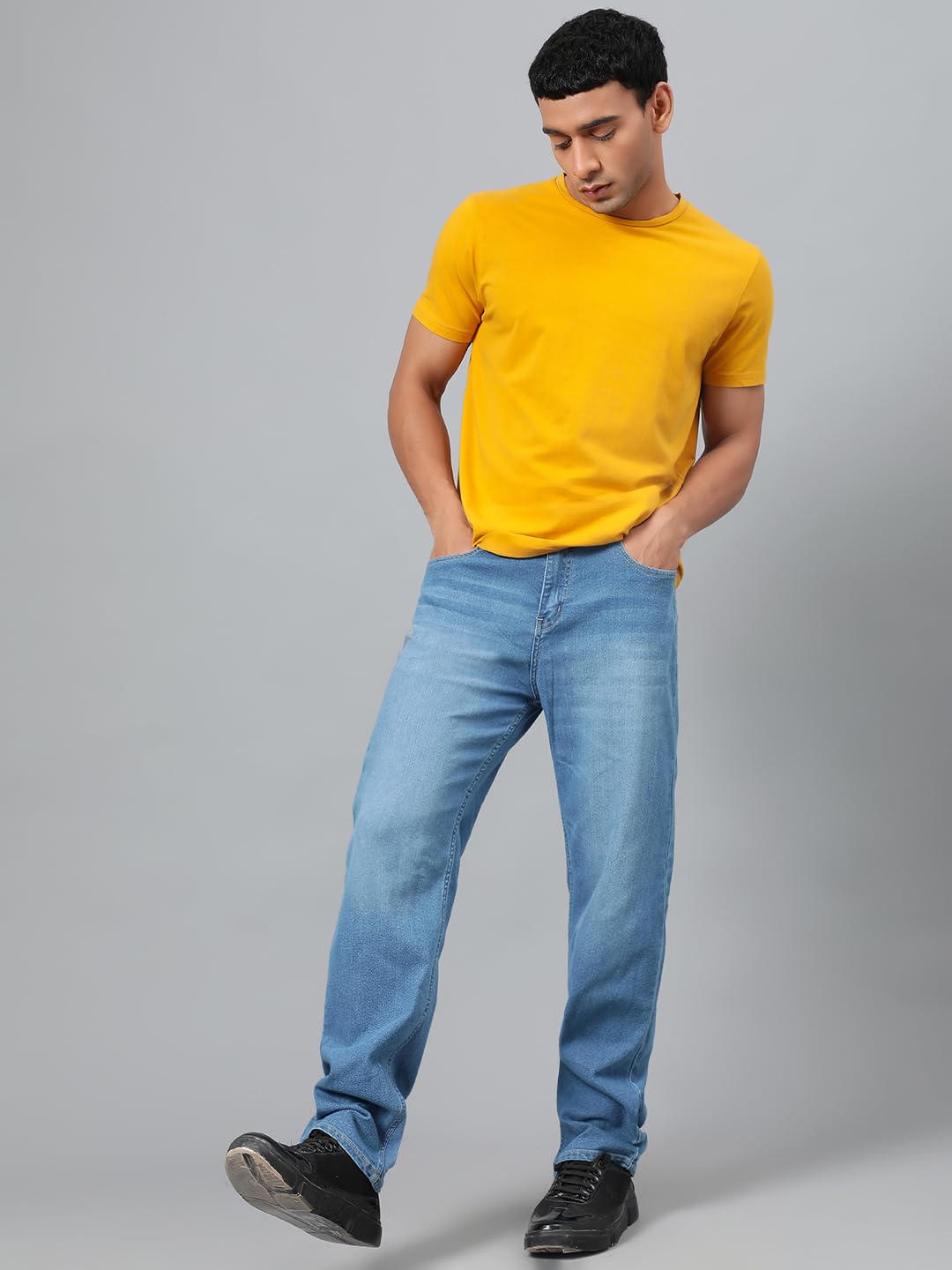 KOTTY Men’s Relaxed Fit Straight-Leg Jeans