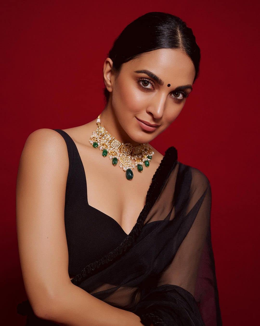 Plain Georgette Saree With Unstitched Blouse Piece