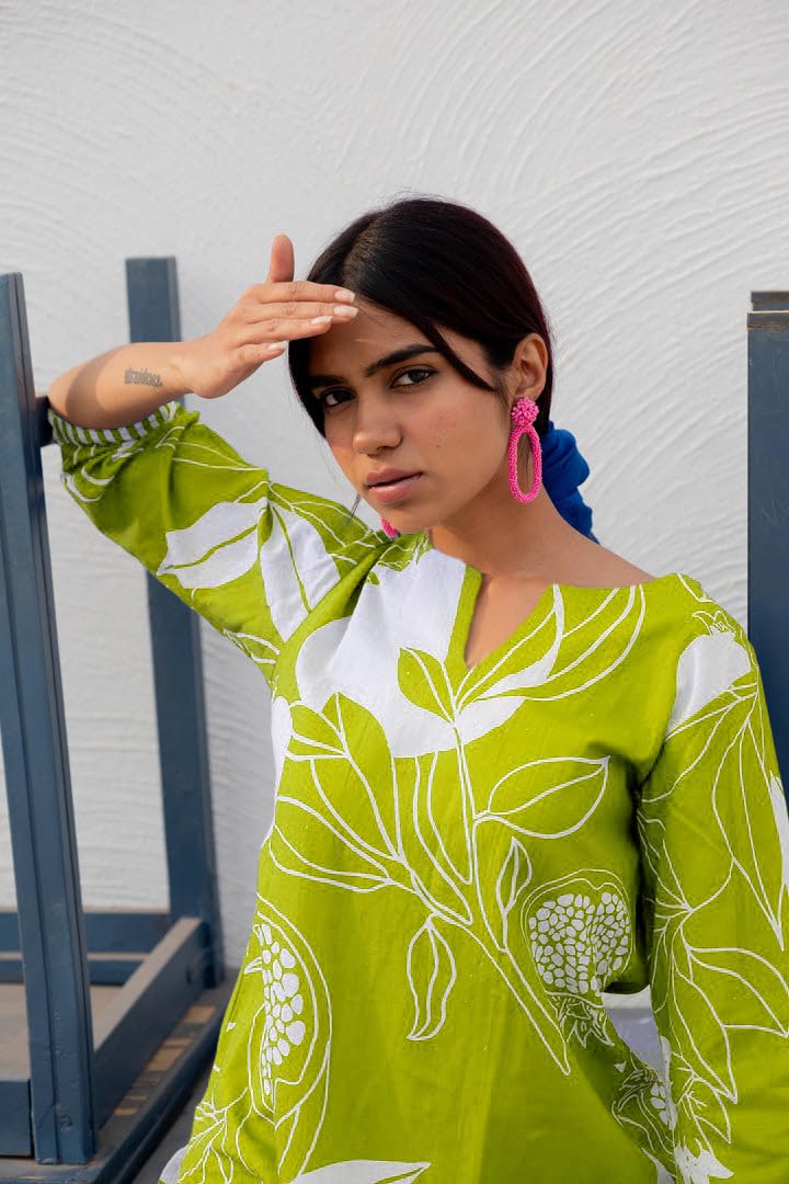 Women's Cotton Blend Straight Printed Kurta with Pant