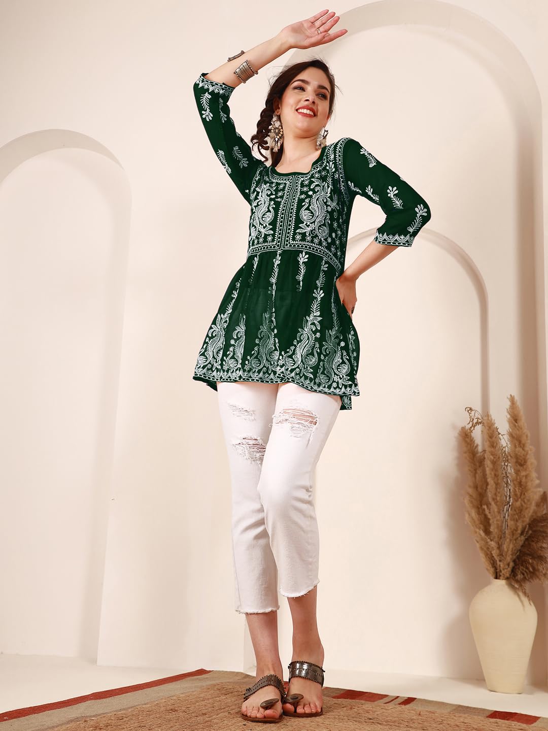 EthnicJunction Georgette Women Chikan Embroidery