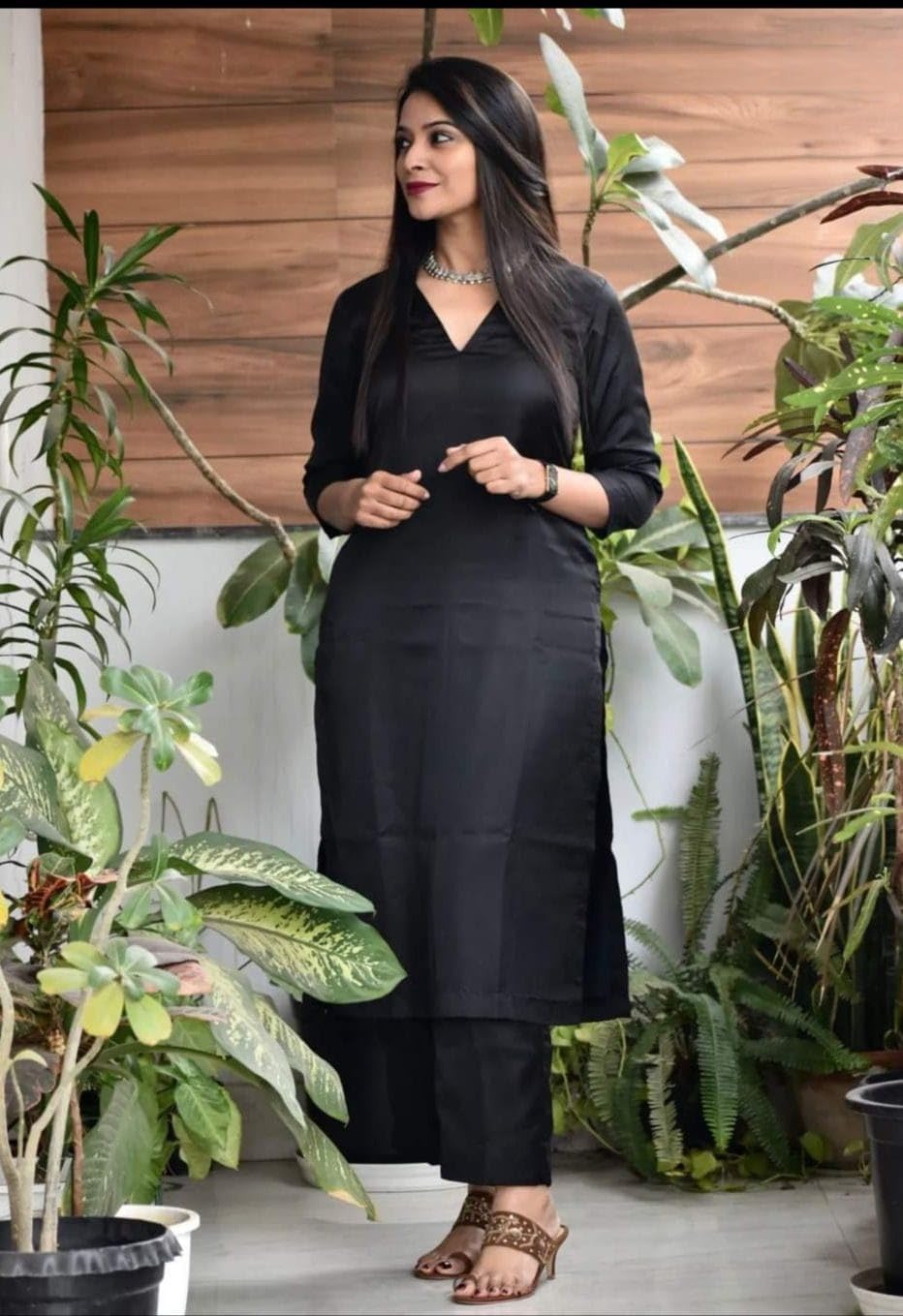 Women's Rayon Solid Plain v Neck Kurta Trouser/Pant Set