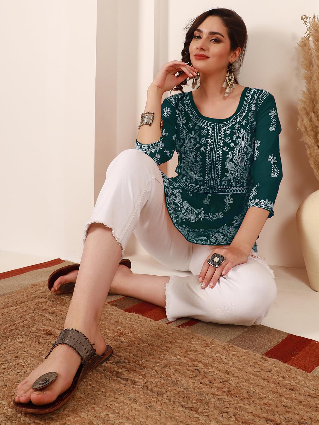 EthnicJunction Georgette Women Chikan Embroidery