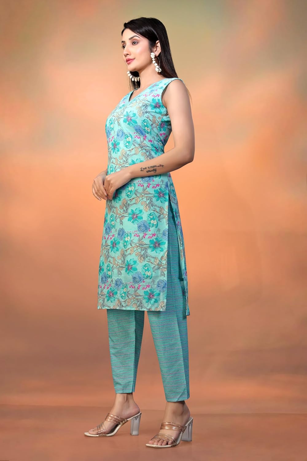 Varni Fabrics Floral Print Cotton Kurti, Sleeveless V-Neck