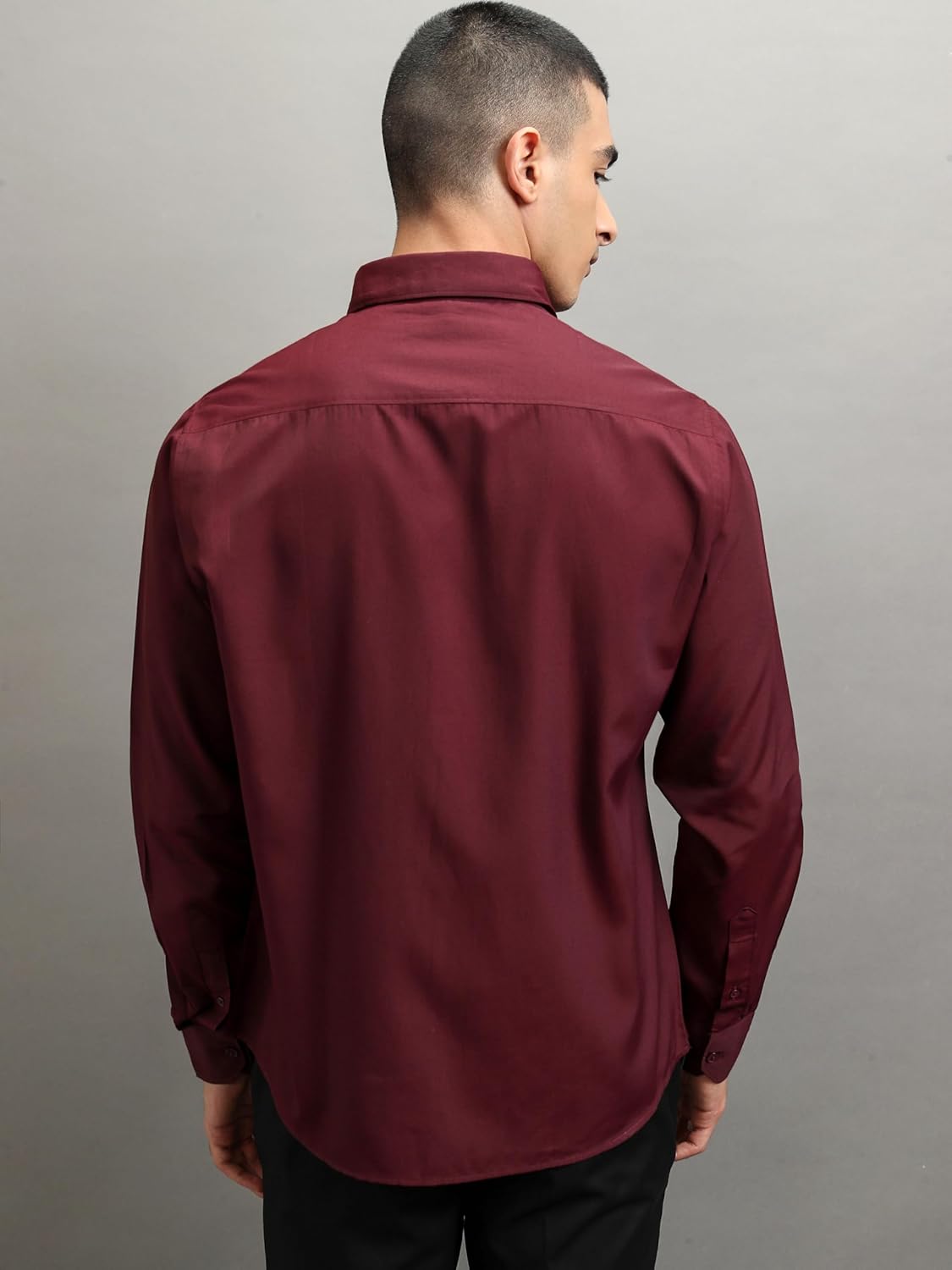 Highlander Men's Solid Slim Fit Shirt