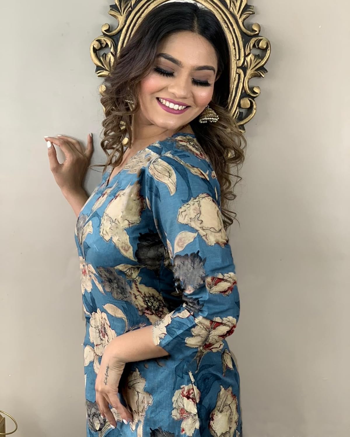 Women's Rayon Blend Straight Printed Kurta with Pant
