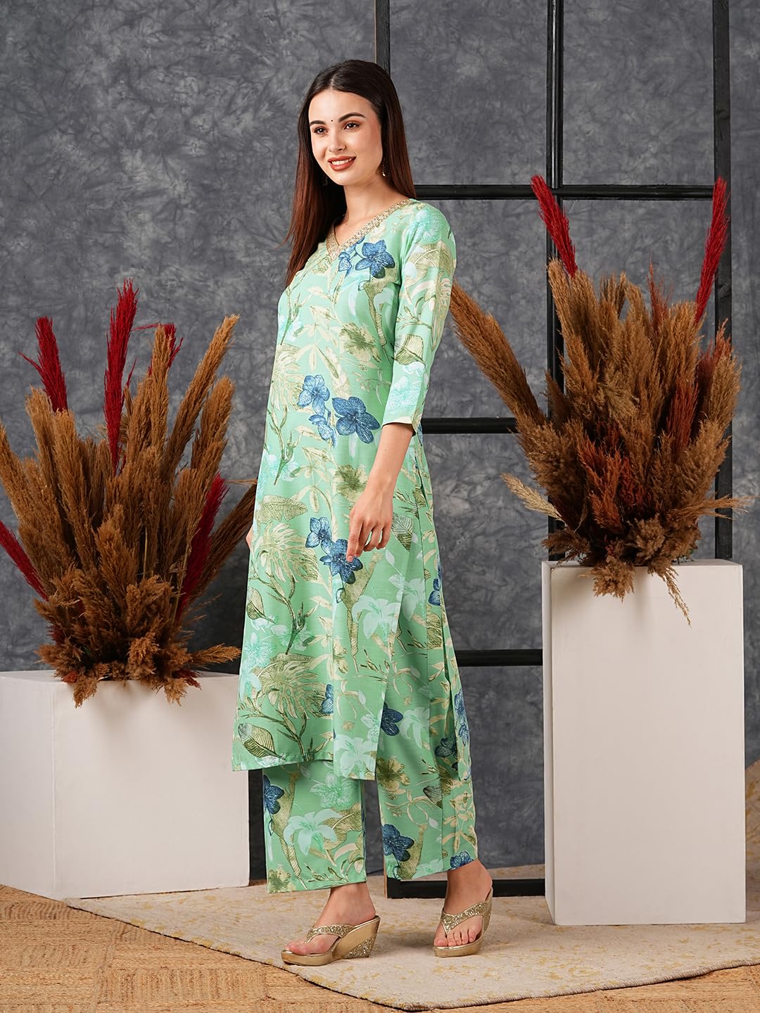 DESIGNER Women's Rayon Blend Kurta with Palazzo