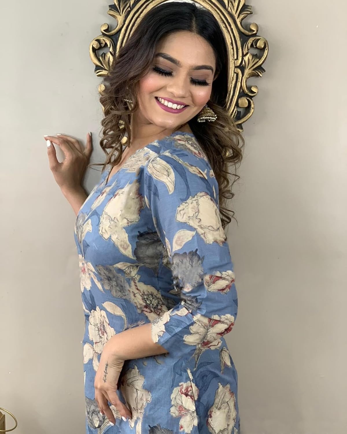 Women's Rayon Blend Straight Printed Kurta with Pant