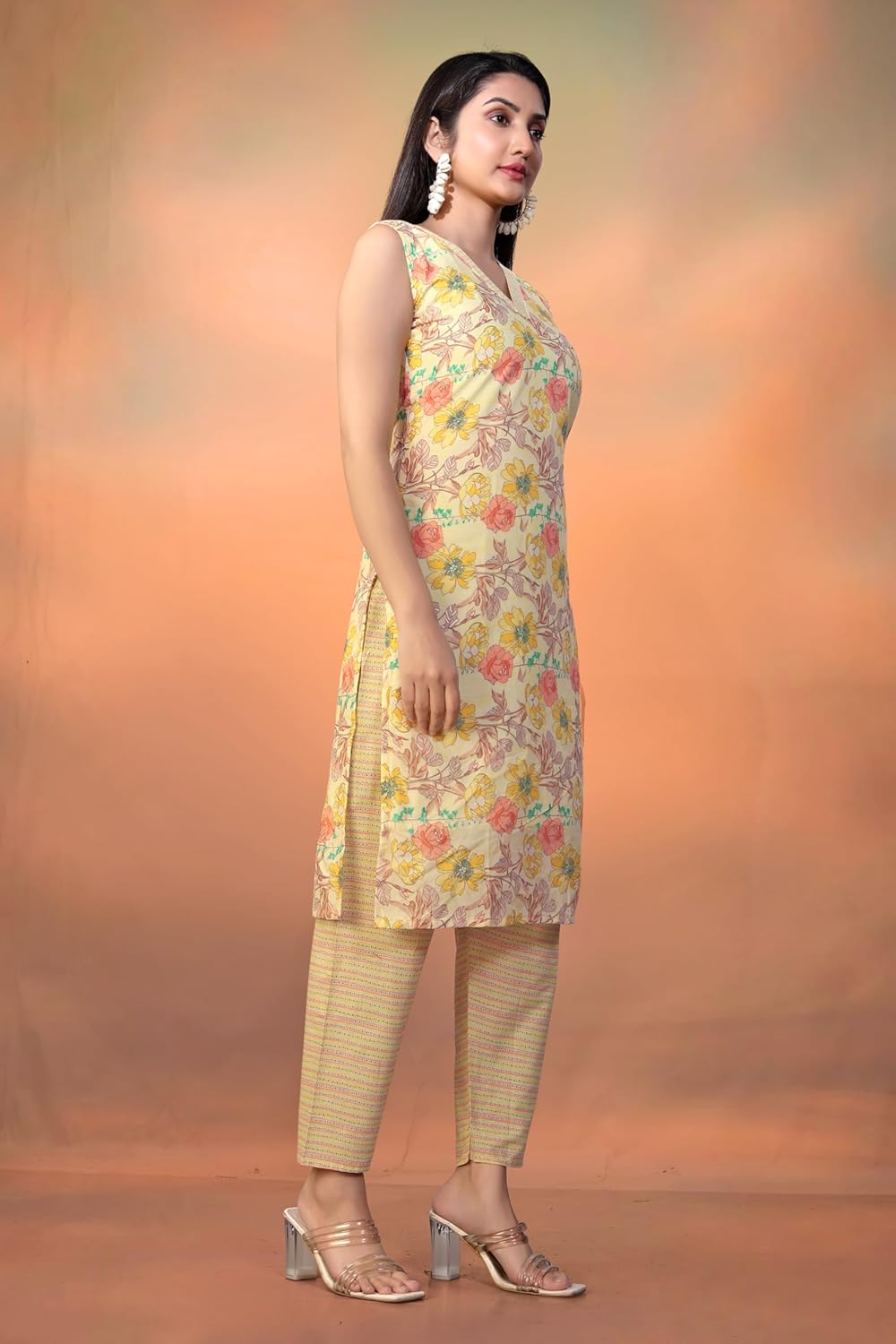Varni Fabrics Floral Print Cotton Kurti, Sleeveless V-Neck