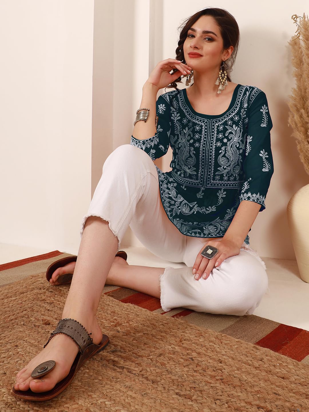 EthnicJunction Georgette Women Chikan Embroidery