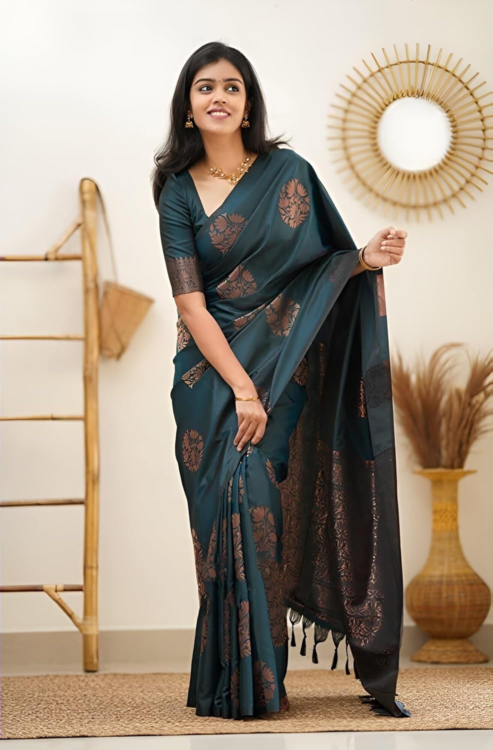 Banarasi SilkSaree With Litchi Silk Unstitched Blouse
