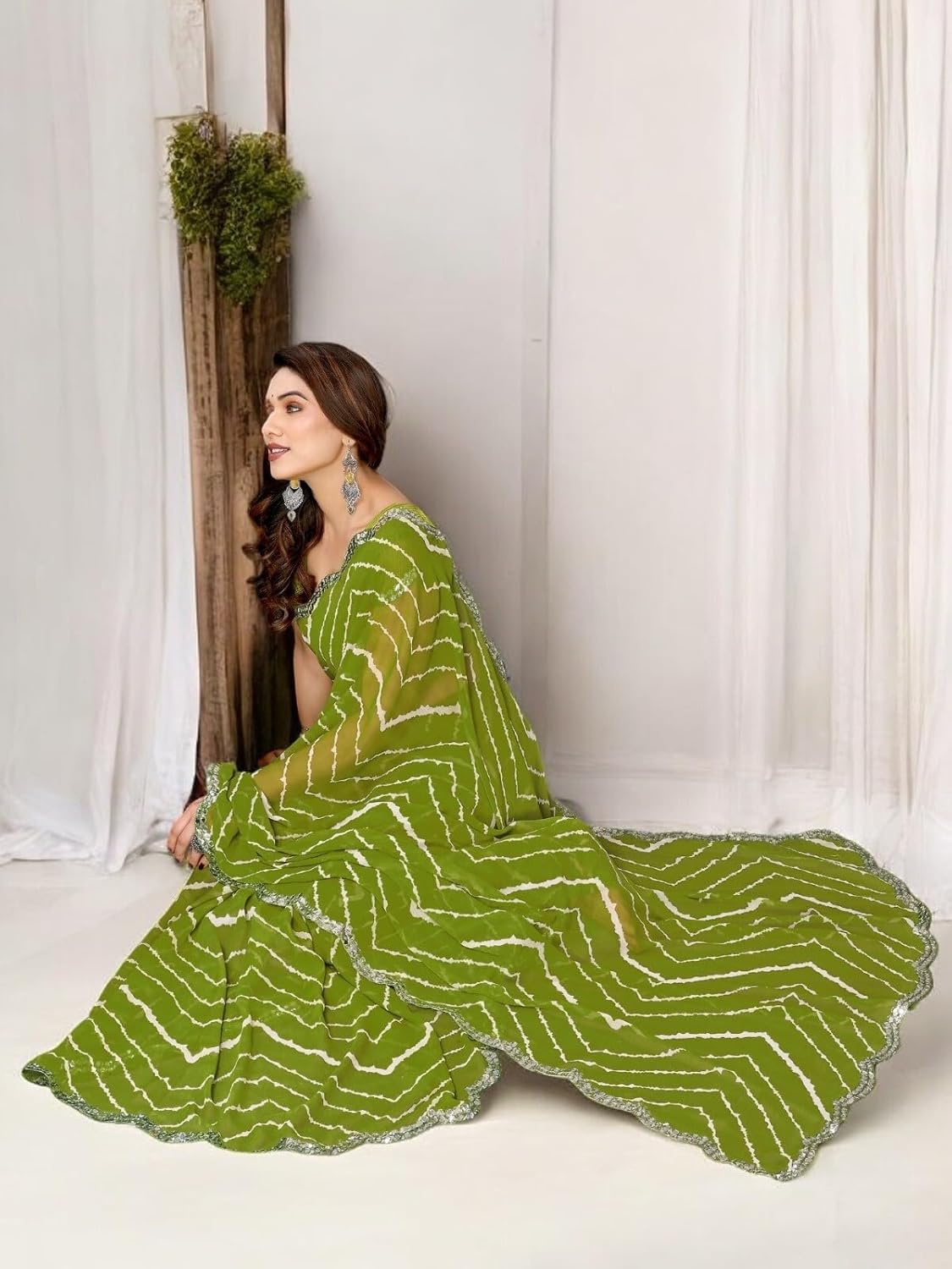 FASHION Women's Georgette Floral Printed Saree
