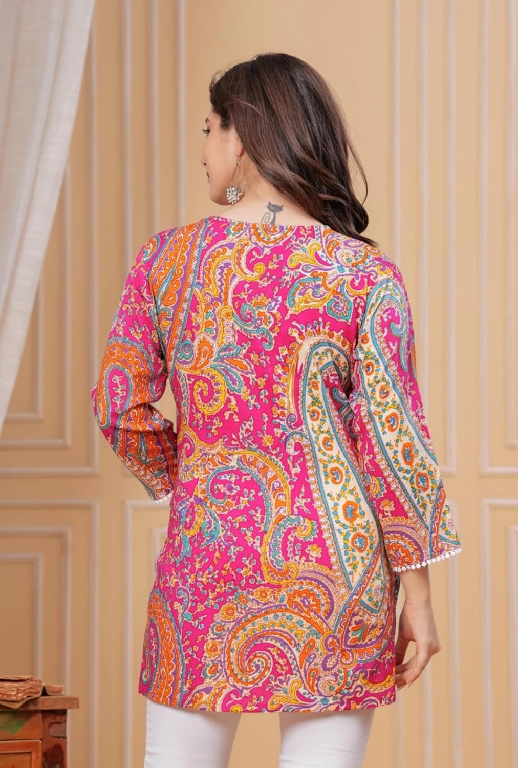 Sanjh Women's Rayon Printed Straight Short Kurta