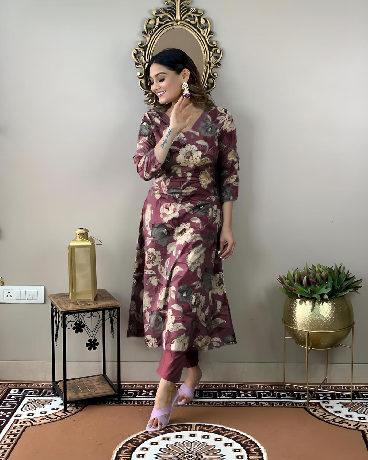 Women's Rayon Blend Straight Printed Kurta with Pant