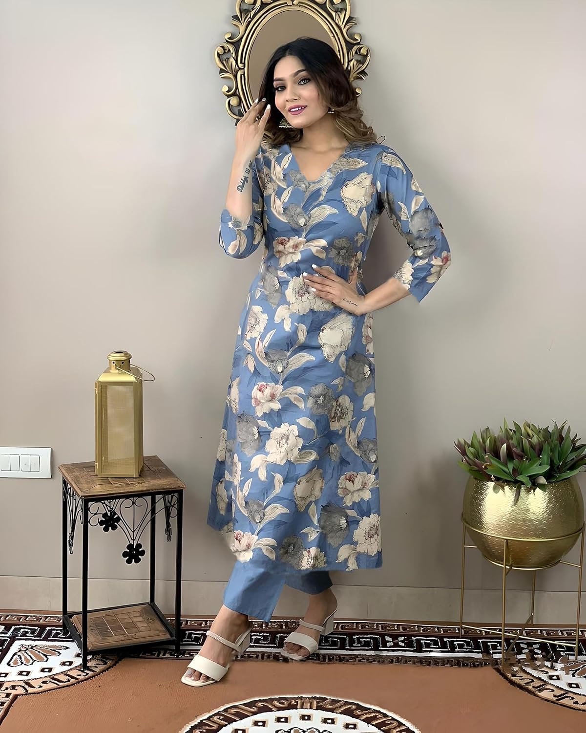 Women's Rayon Blend Straight Printed Kurta with Pant