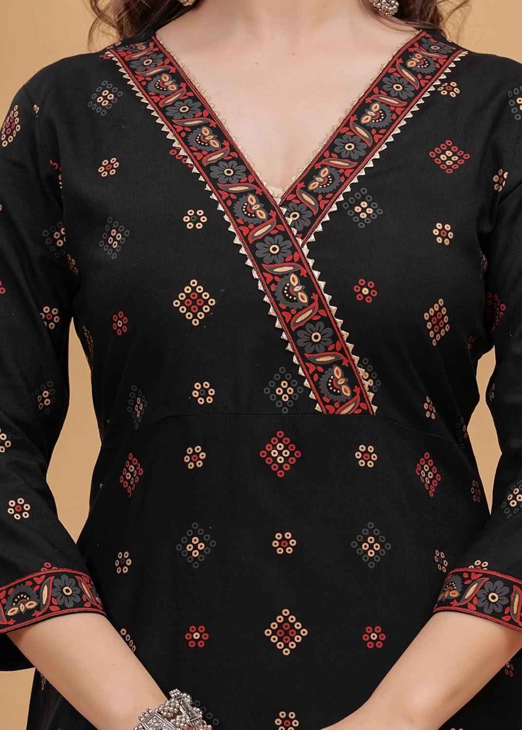 PURSHOTTAM WALA Women Floral Print Gold Printed
