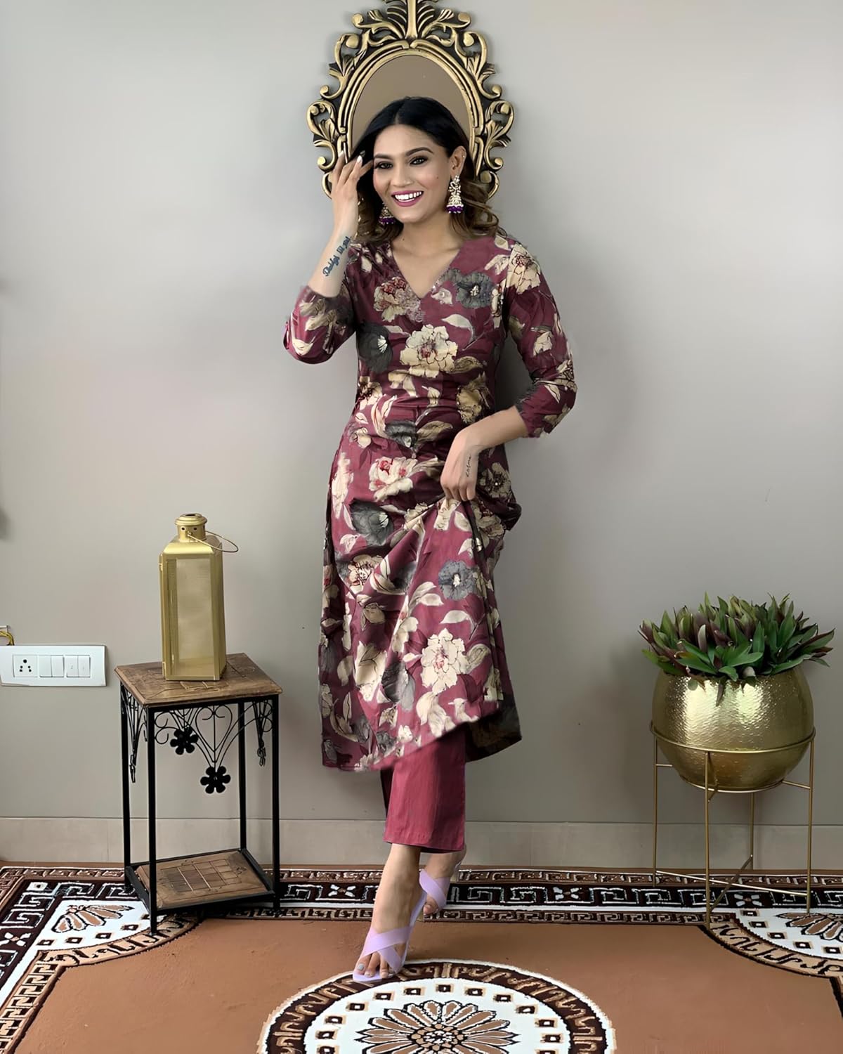 Women's Rayon Blend Straight Printed Kurta with Pant