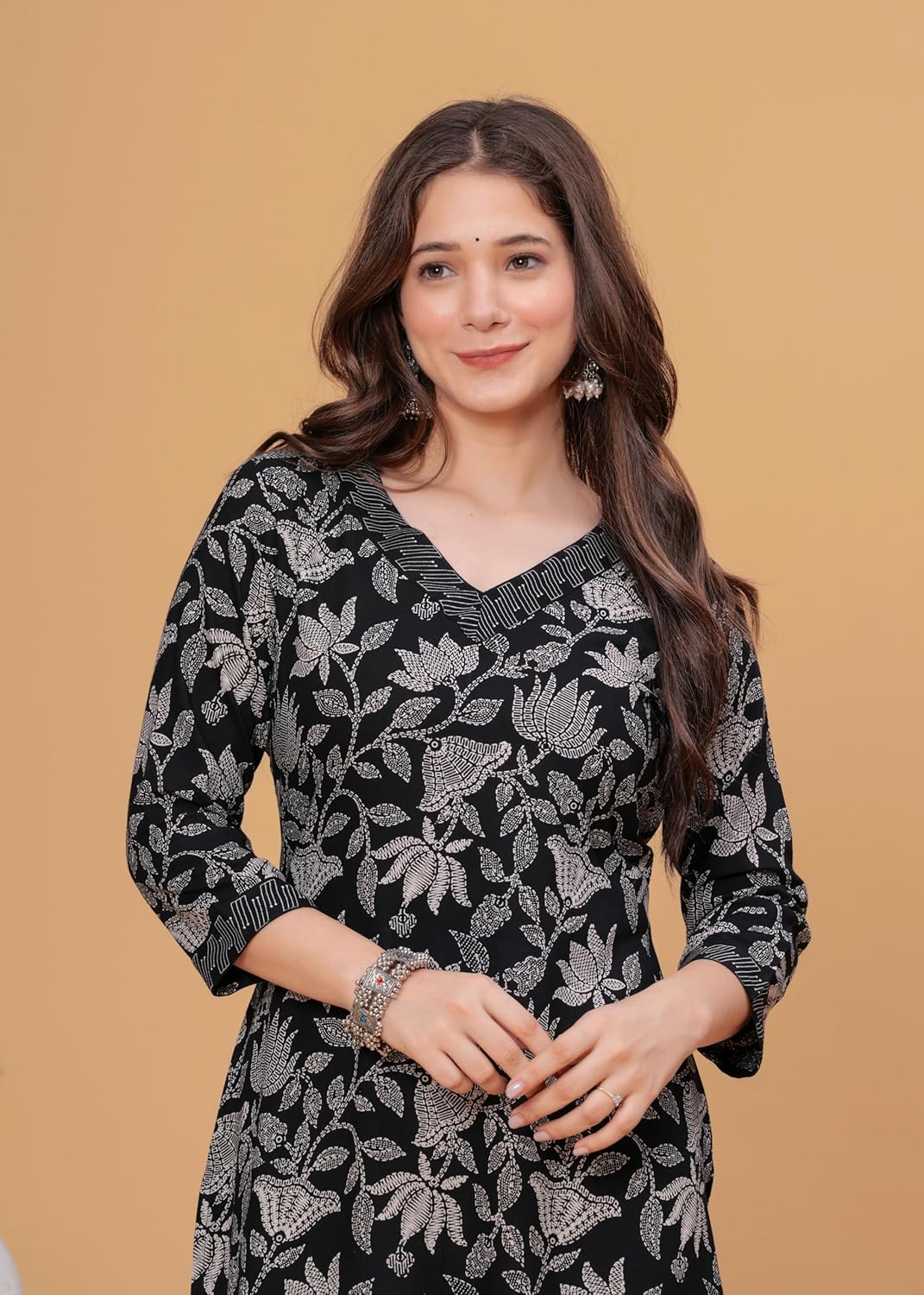 PURSHOTTAM WALA Women Floral Print Gold Printed