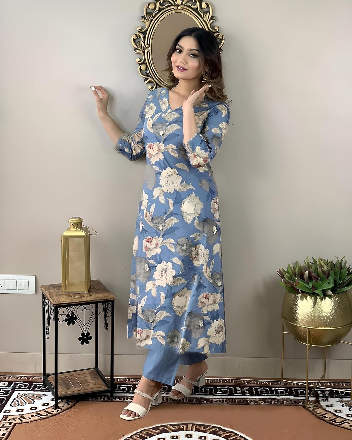 Women's Rayon Blend Straight Printed Kurta with Pant