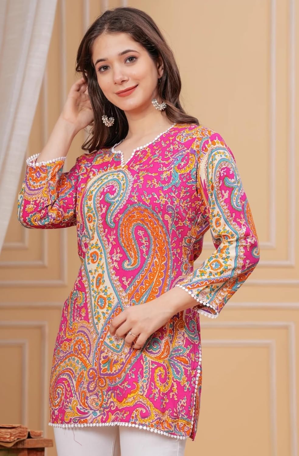 Sanjh Women's Rayon Printed Straight Short Kurta