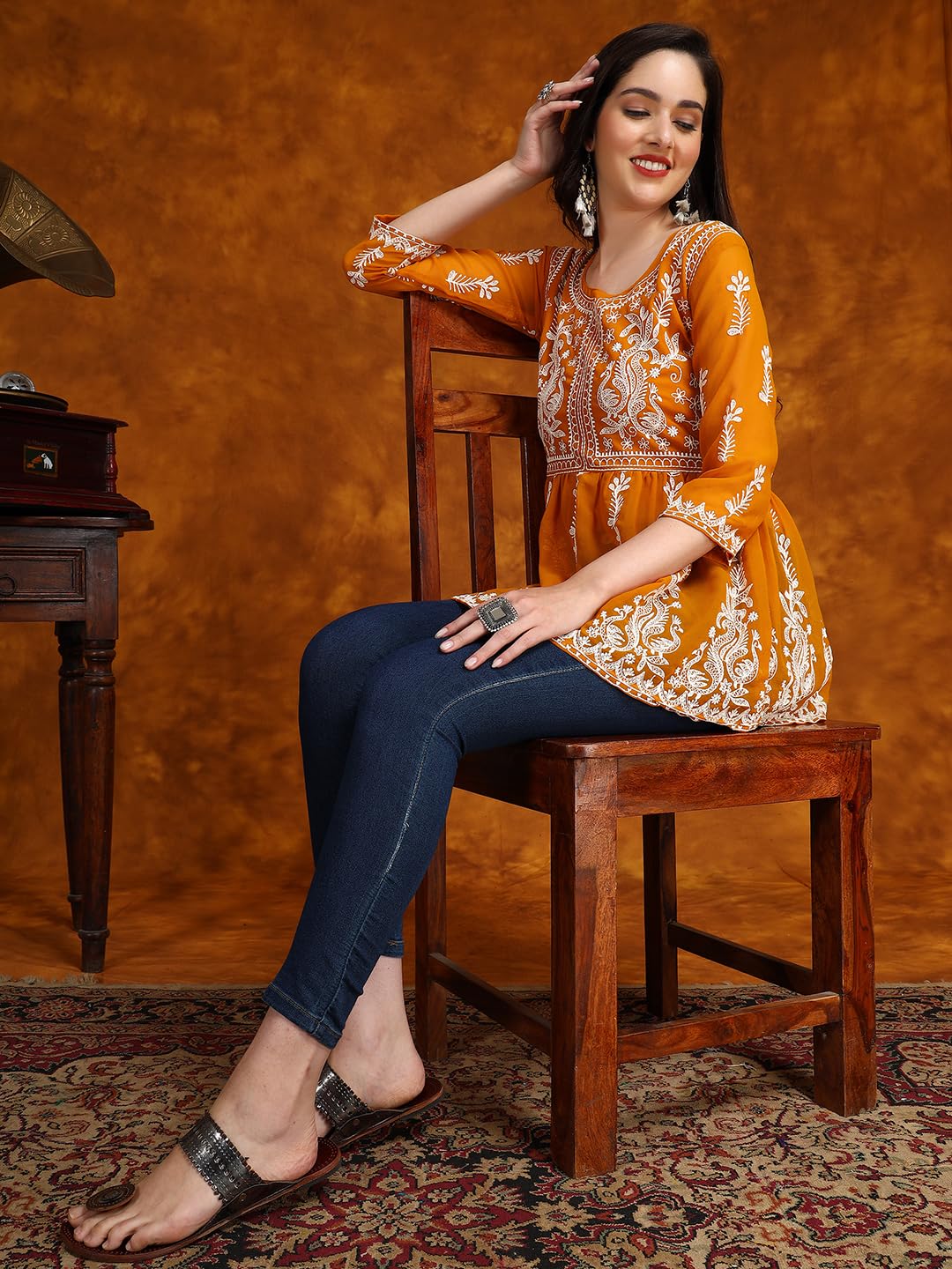 EthnicJunction Georgette Women Chikan Embroidery