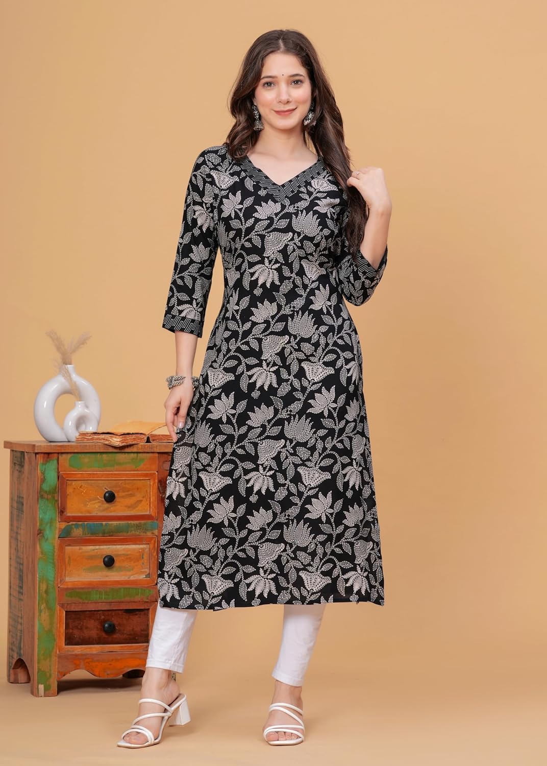 PURSHOTTAM WALA Women Floral Print Gold Printed
