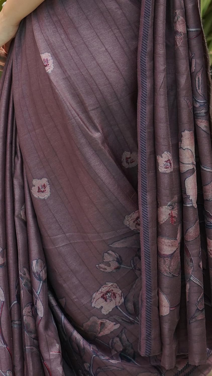 Women's Silk Blend Floral Printed Saree with Blouse Piece