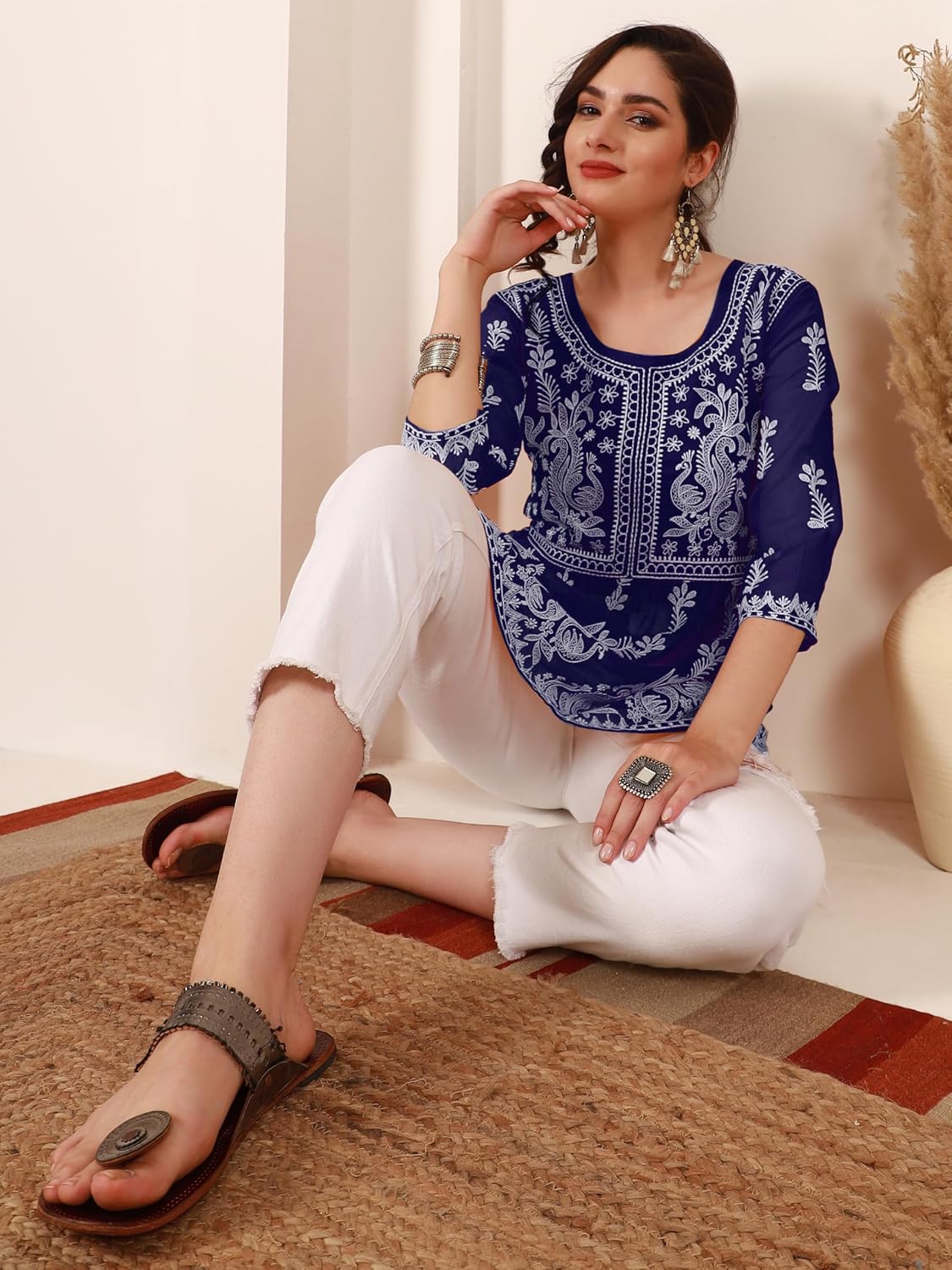 EthnicJunction Georgette Women Chikan Embroidery