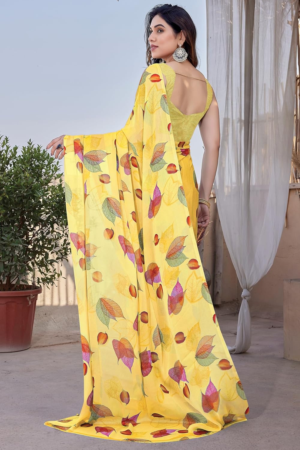 FASHION Floral Printed Saree with Blouse Piece