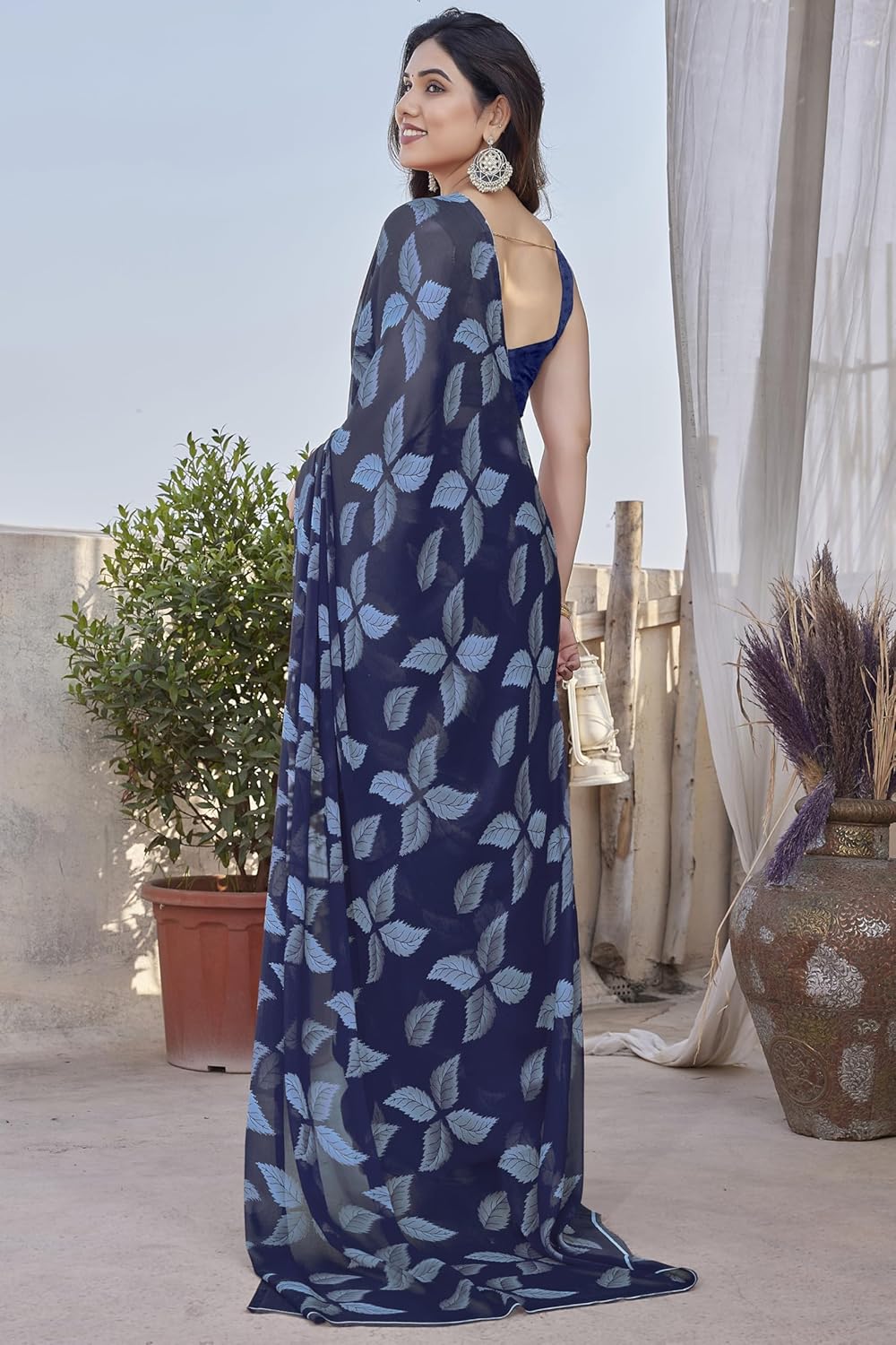 FASHION Floral Printed Saree with Blouse Piece