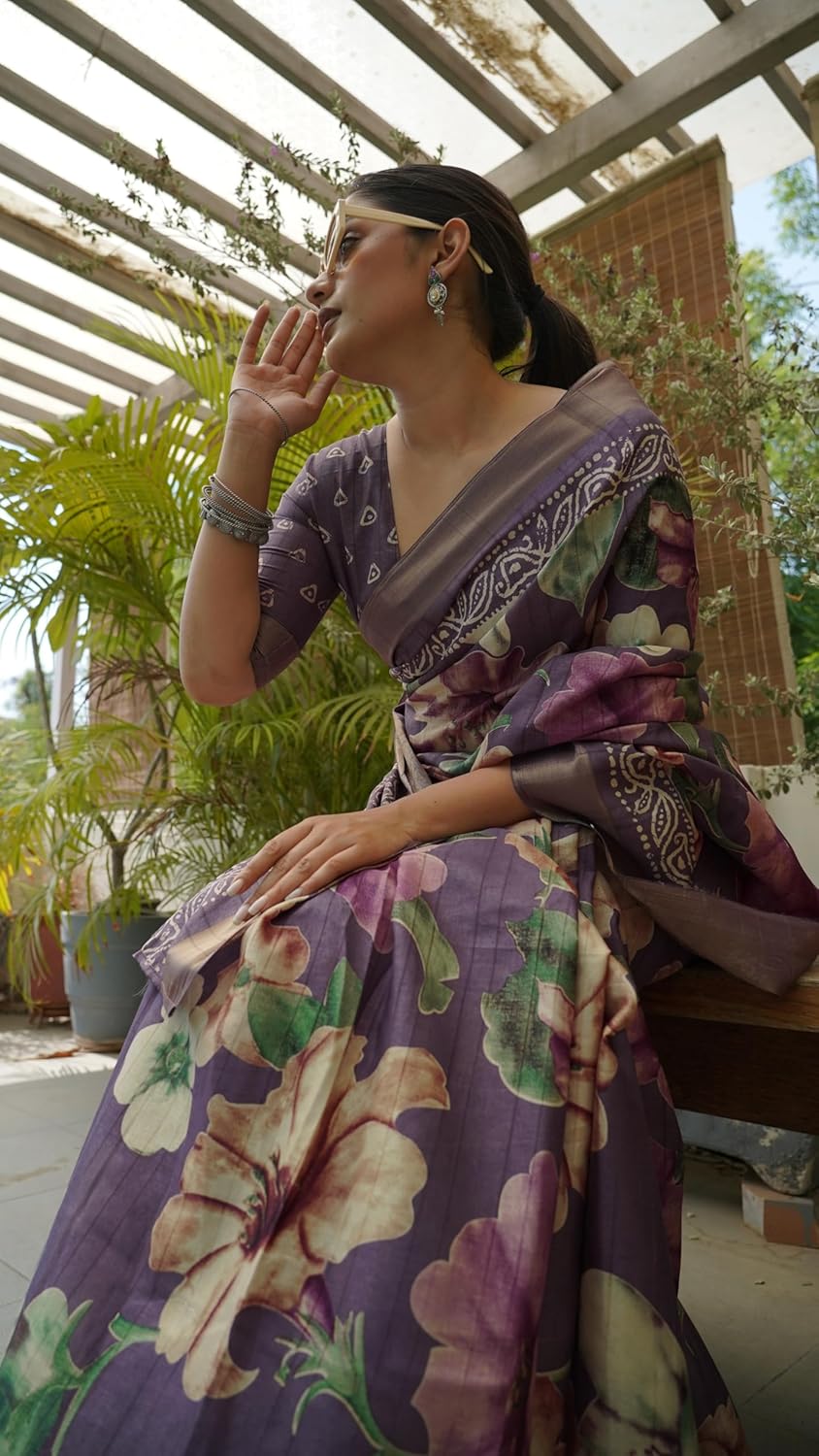 Women's Silk Blend Floral Printed Saree with Blouse Piece