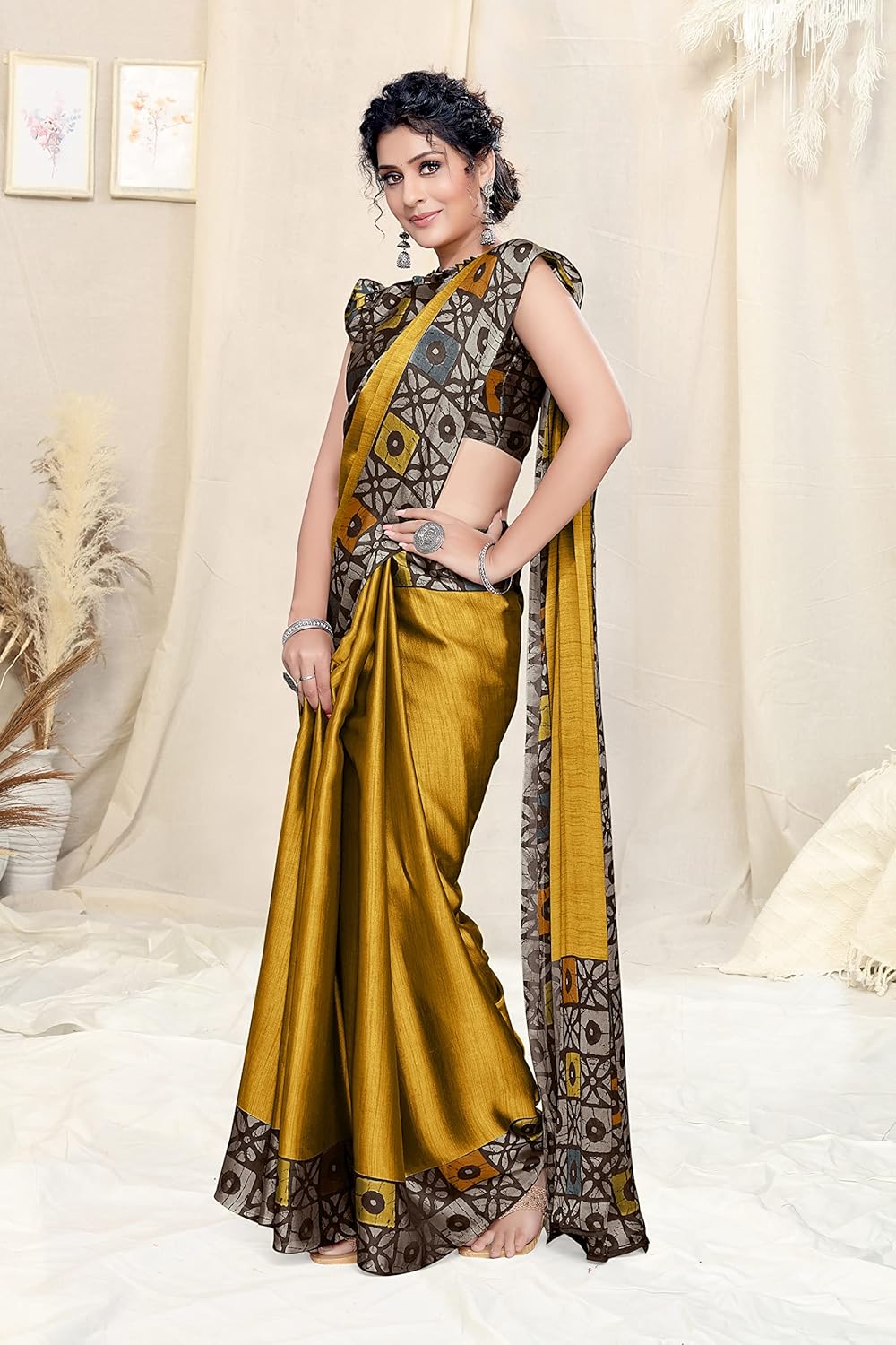 Printed Women's Saree with Blouse Piece