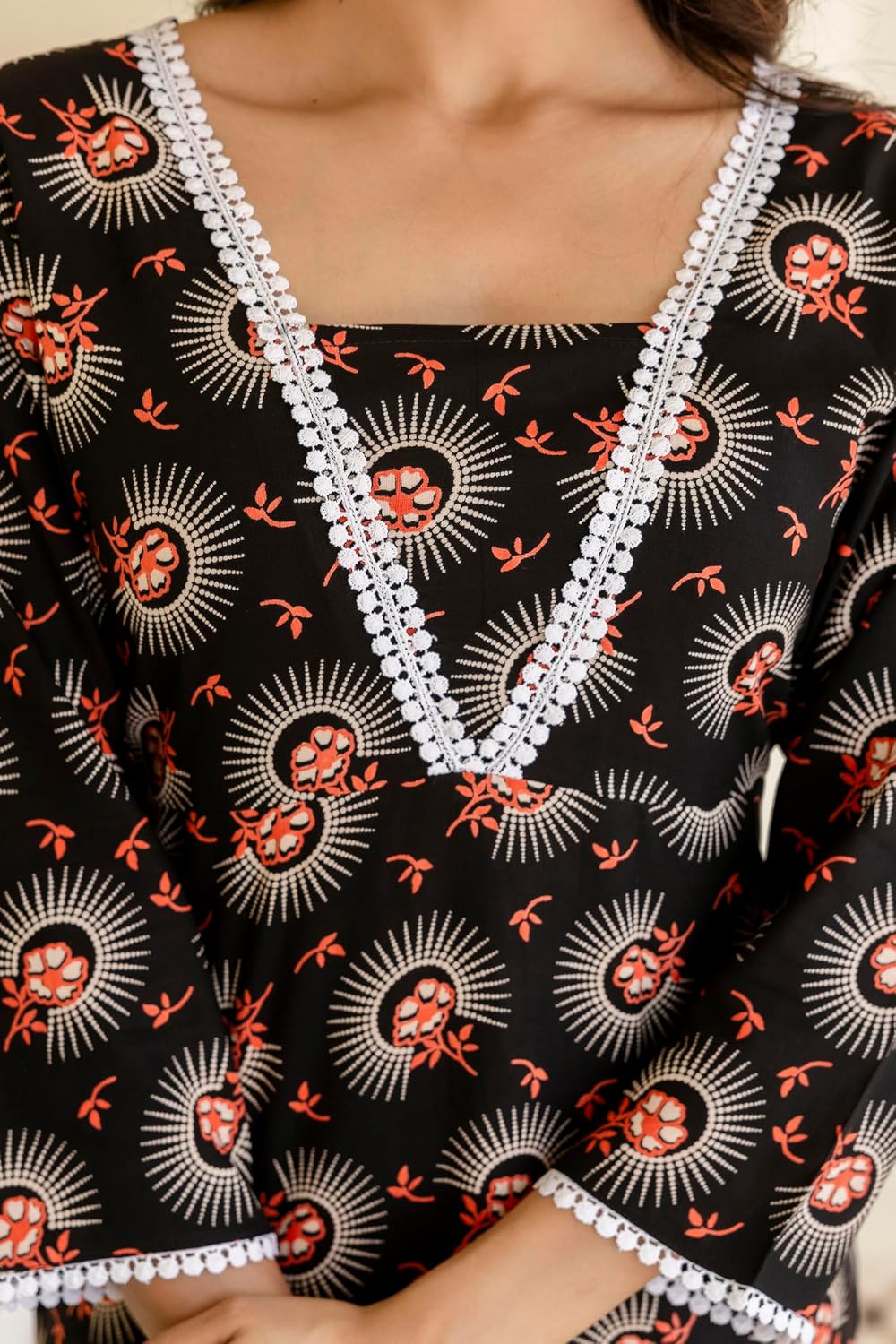PURSHOTTAM WALA Women Floral Print Gold Printed