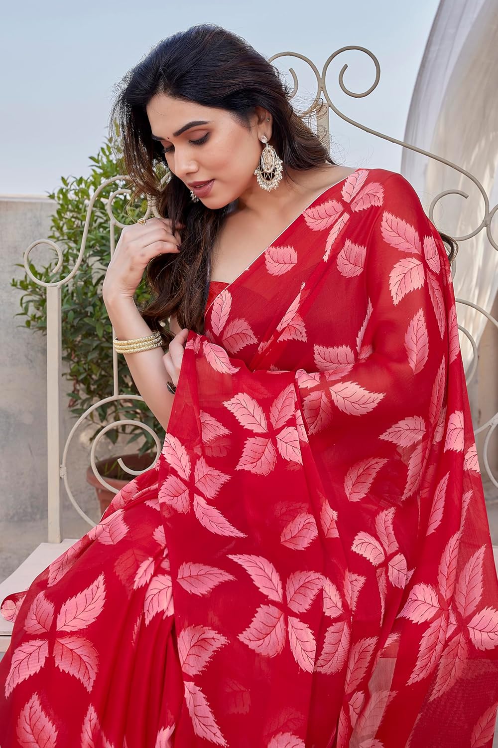 FASHION Floral Printed Saree with Blouse Piece
