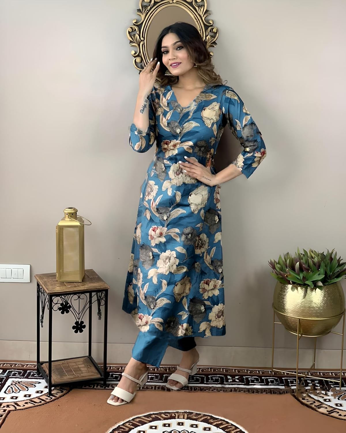 Women's Rayon Blend Straight Printed Kurta with Pant