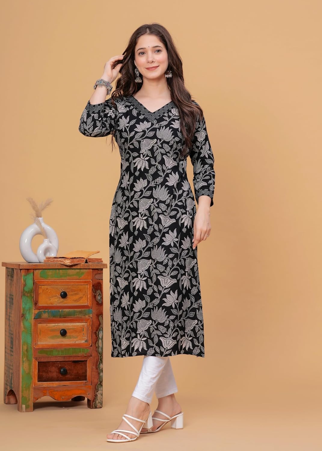 PURSHOTTAM WALA Women Floral Print Gold Printed