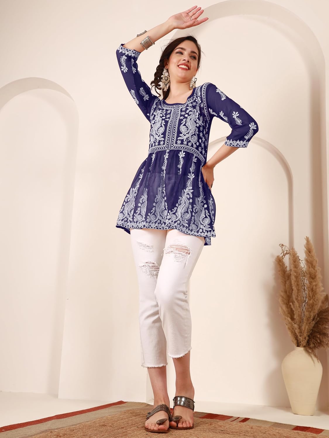 EthnicJunction Georgette Women Chikan Embroidery