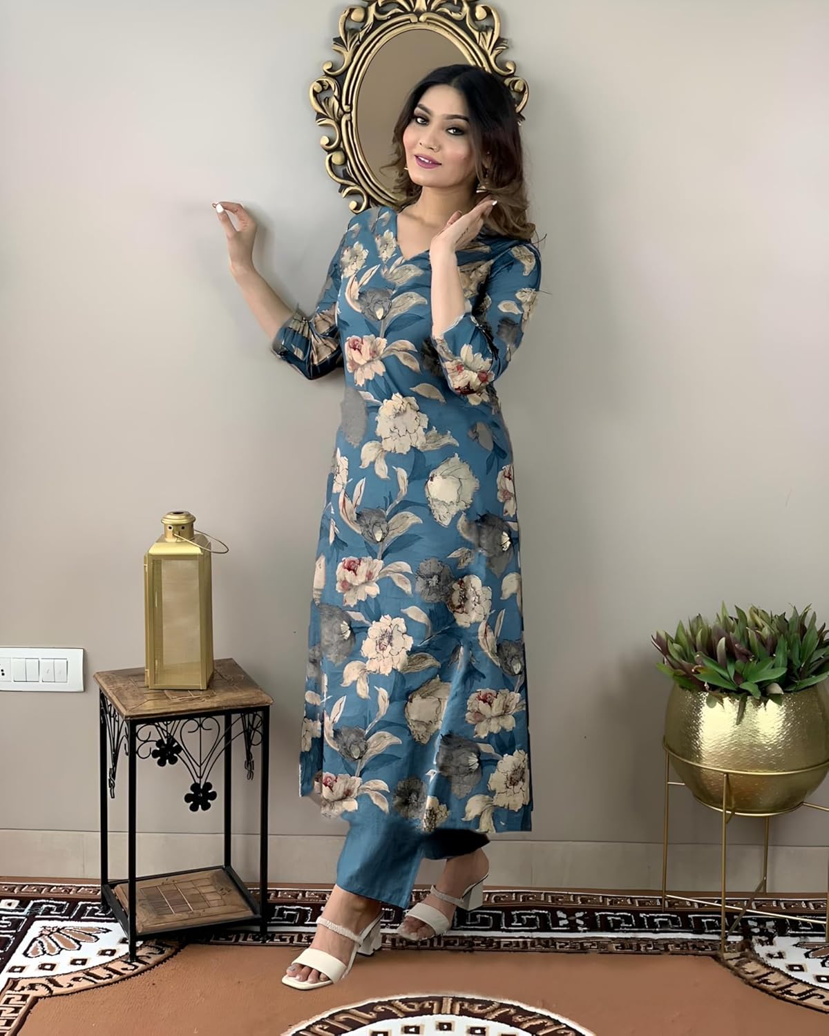 Women's Rayon Blend Straight Printed Kurta with Pant