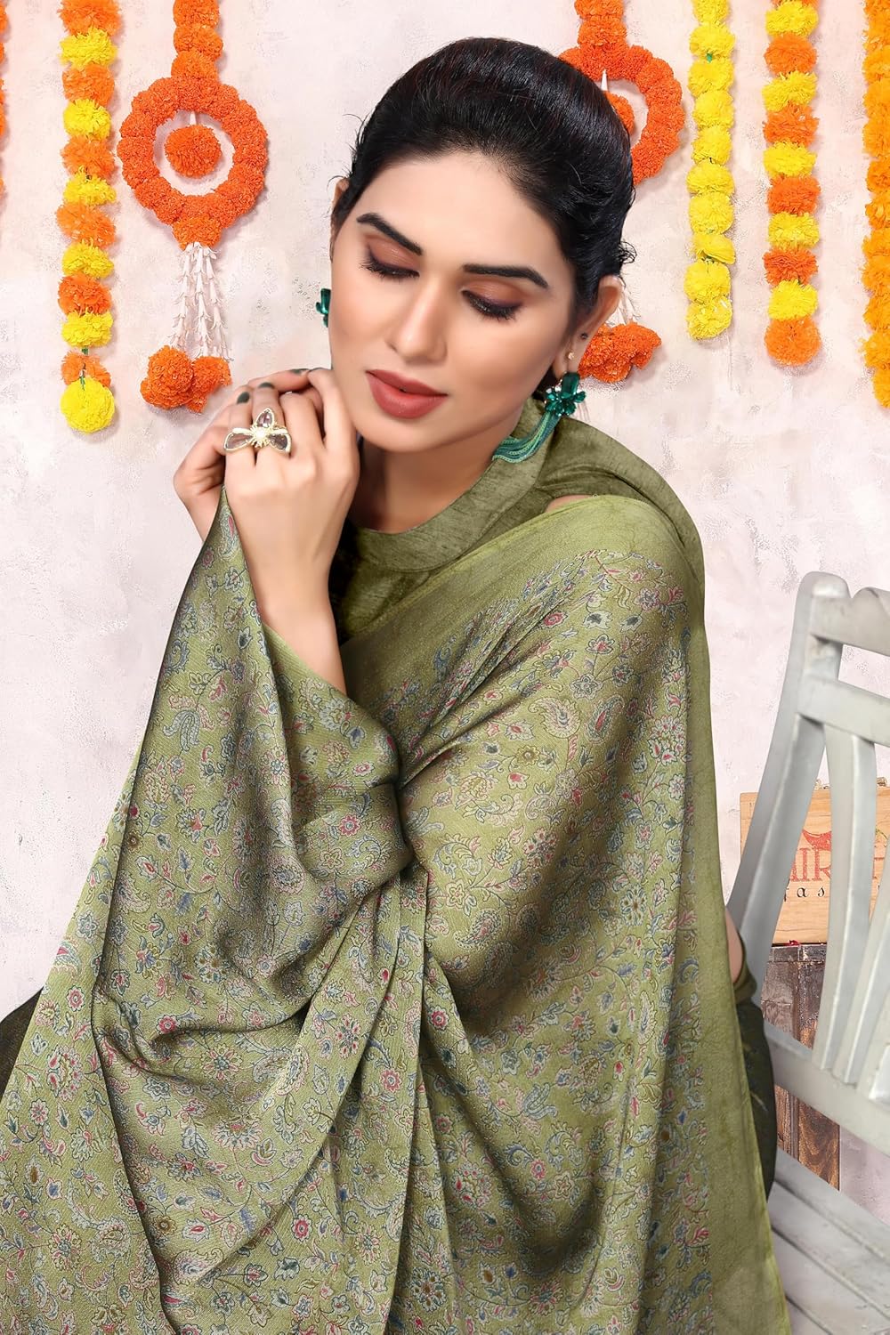 Women's Chiffon Floral Printed Saree with Blouse Piece